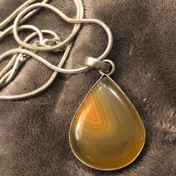 Sterling Silver Pendant and chain - Picture 4 of 7